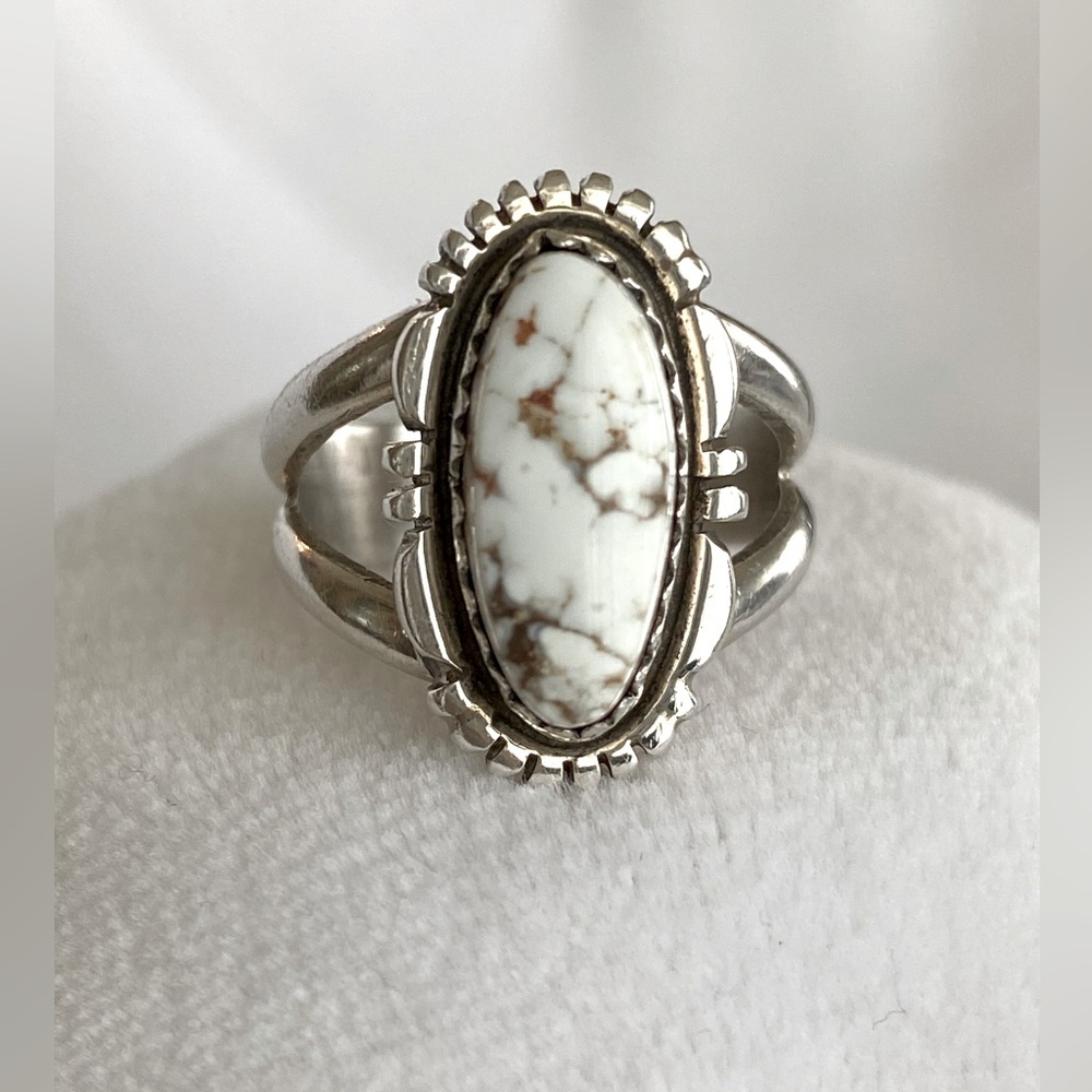 Vintage Sterling Silver White Turquoise Ring